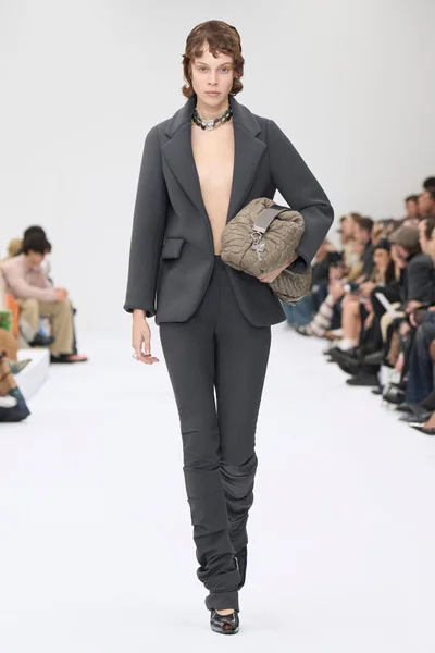 Look 49
